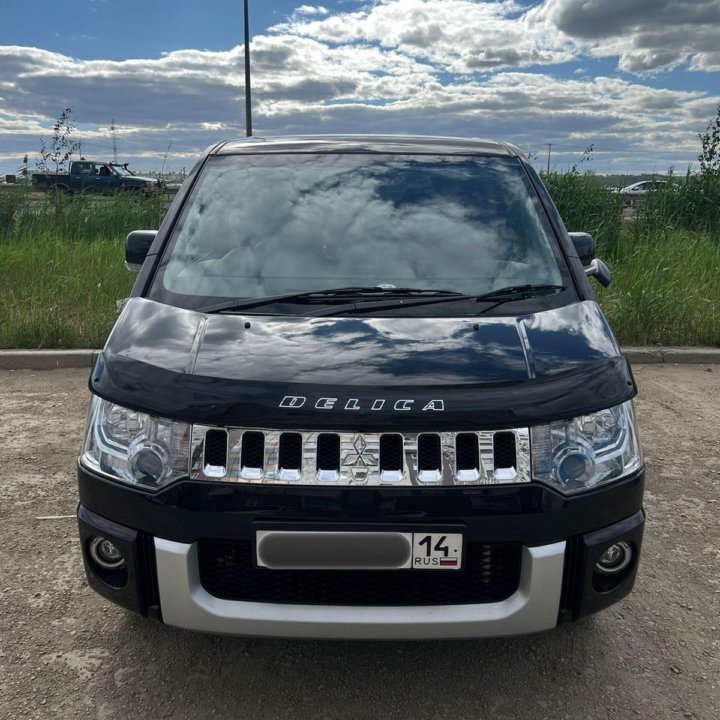 Mitsubishi Delica D:5, 2015