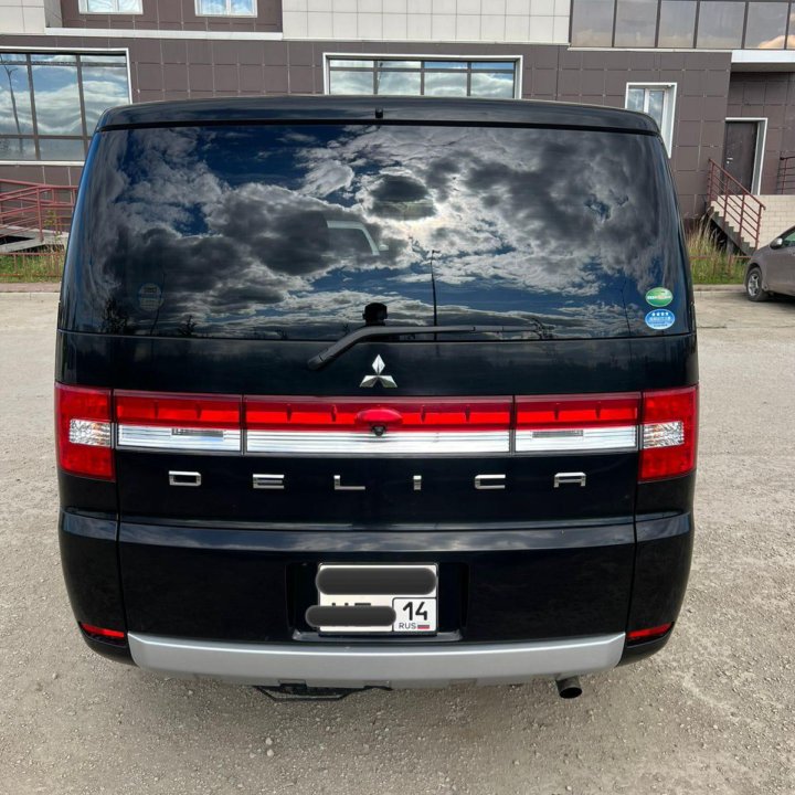 Mitsubishi Delica D:5, 2015