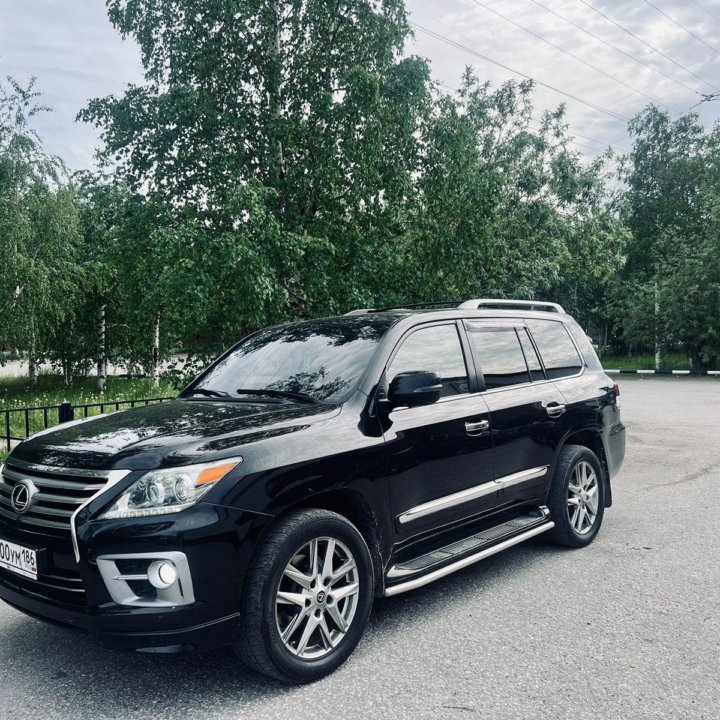 Lexus LX, 2012