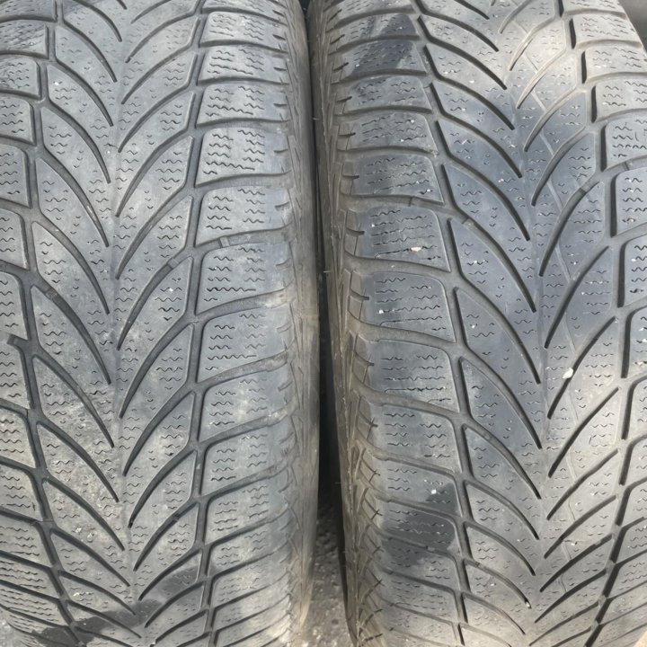 Продам 215/65R16