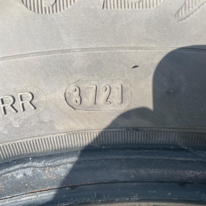 Продам 215/65R16