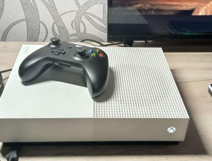 Xbox One S 1TB + 200 игр + ПОДПИСКА