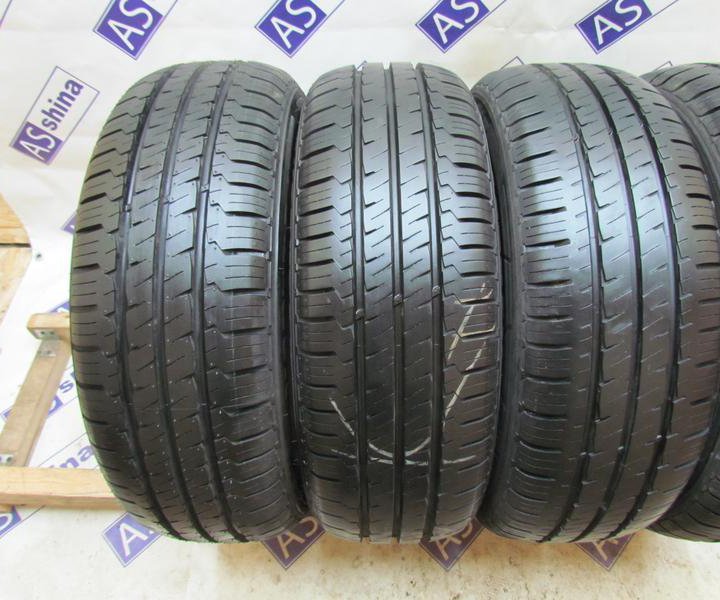 Hankook Vantra LT RA18 215/60 R16C 96R