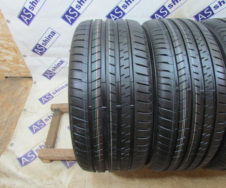 Bridgestone Alenza 001 245/40 R21 и 275/35 R21 100Y