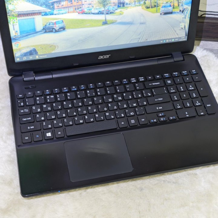 Acer / i3-4030U / 10GB / SSD+HDD