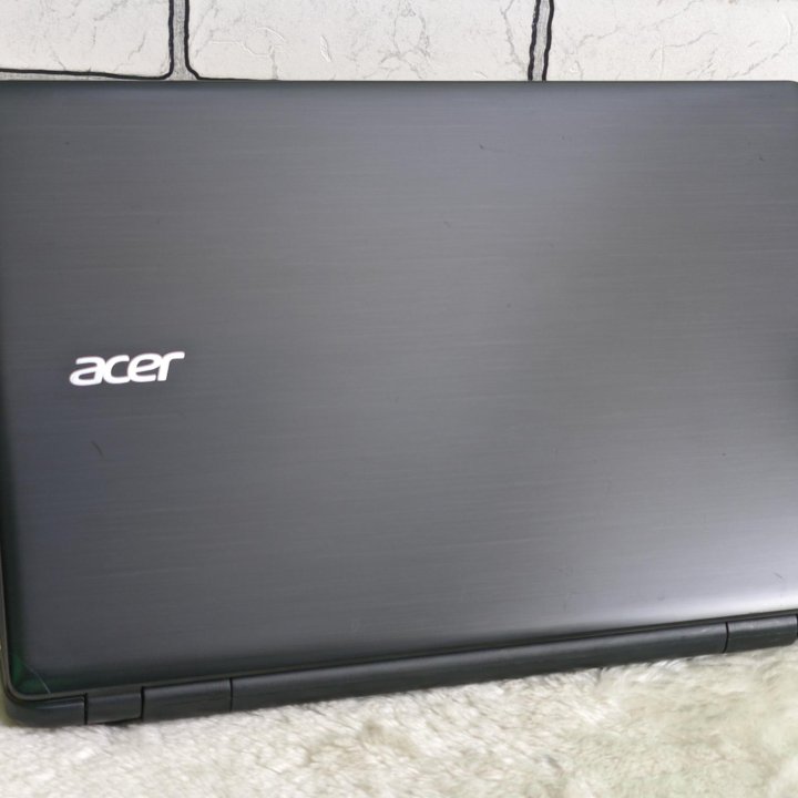 Acer / i3-4030U / 10GB / SSD+HDD