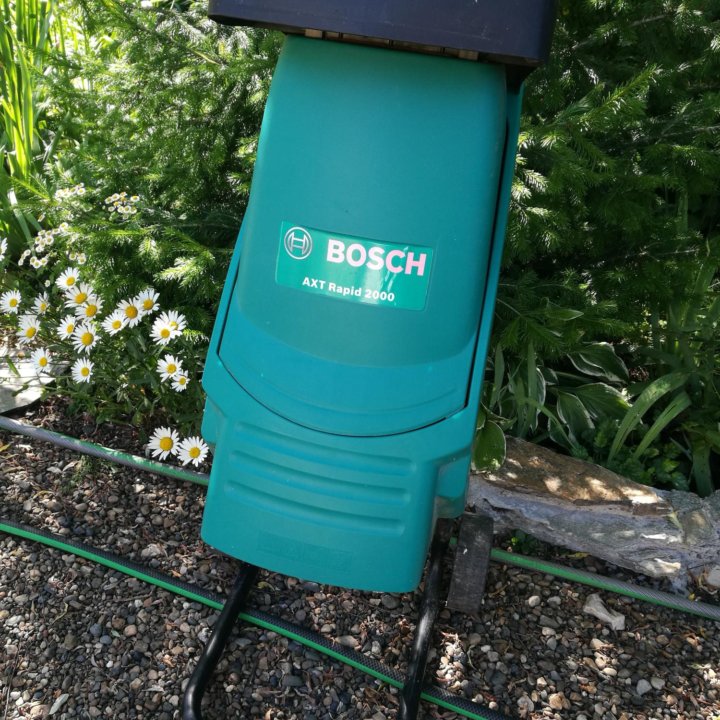 Садовый измельчитель веток Bosch AXT 2000 RAPID