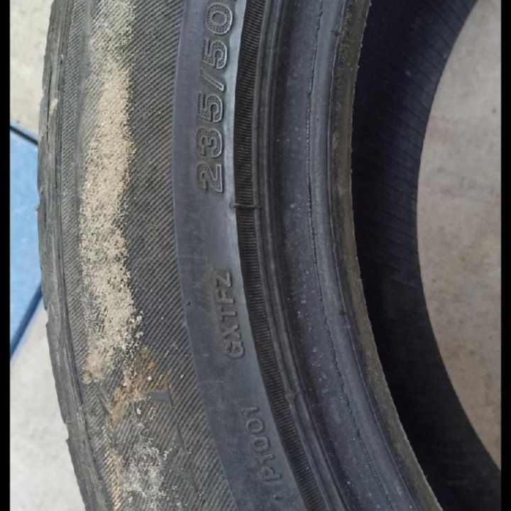 Пара летних шин 235/50/17 Bridgestone