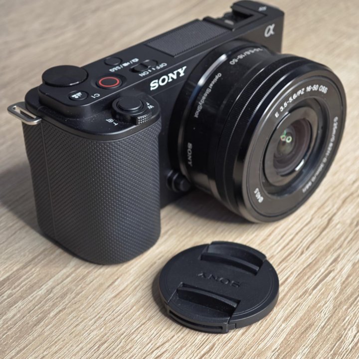 Беззеркальный фотоаппарат Sony ZV-E10 Kit 16-50mm