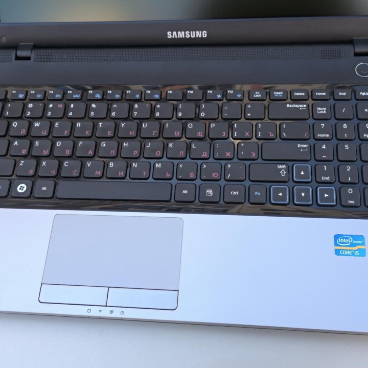 Samsung Core i5/8Gb/SSD+HDD/Как новый