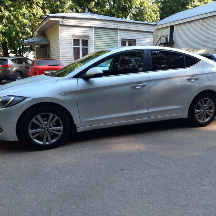 Hyundai Elantra, 2016