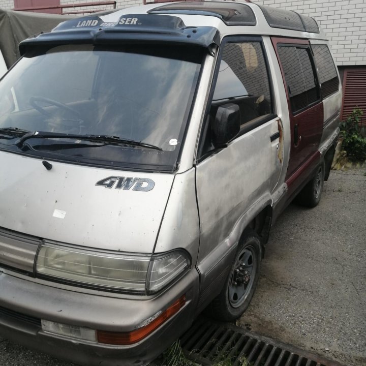 Toyota MasterAce, 1990