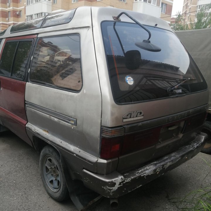 Toyota MasterAce, 1990