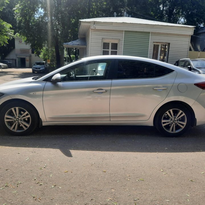 Hyundai Elantra, 2016