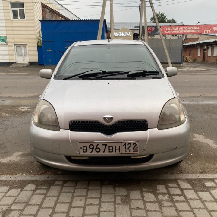 Toyota Vitz, 1999