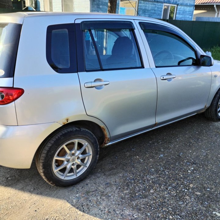 Mazda Demio, 2005