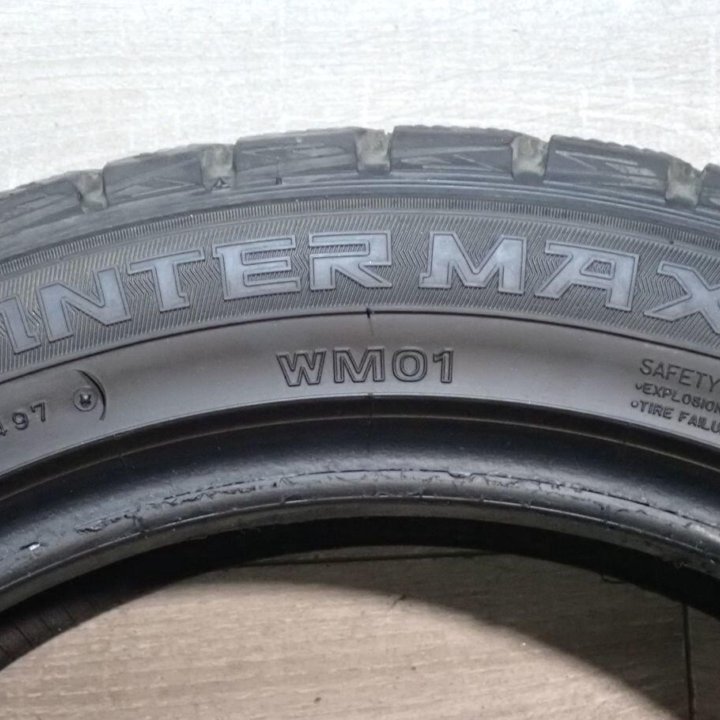 Dunlop Winter Maxx WM01 215/50 R17 95T