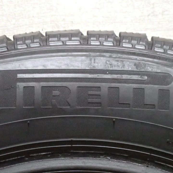 Pirelli Ice Zero FR 215/65 R17 103T