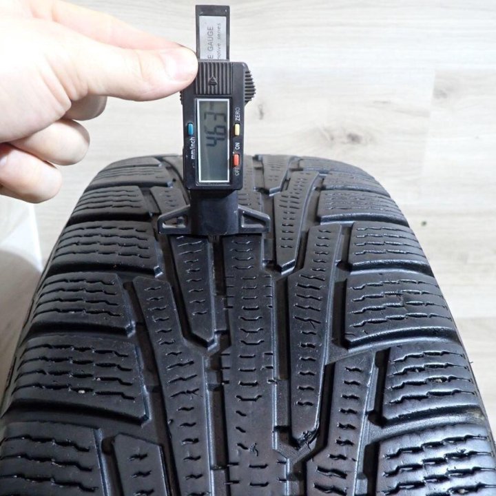 Nokian Tyres Hakkapeliitta R 235/65 R17 108R