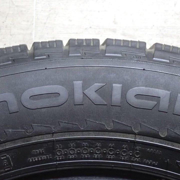 Nokian Tyres Hakkapeliitta R 235/65 R17 108R