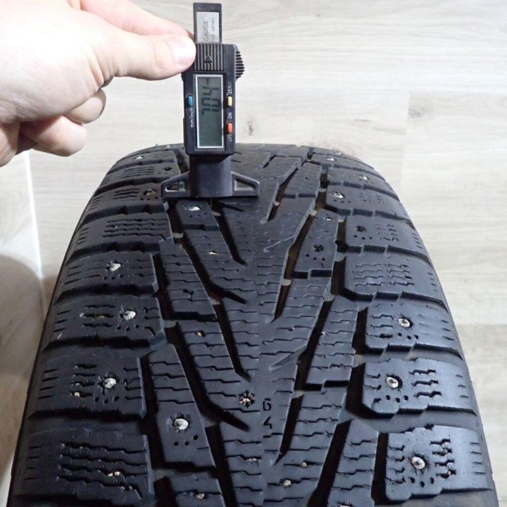 Nokian Tyres Hakkapeliitta 7 SUV 235/60 R18 107T