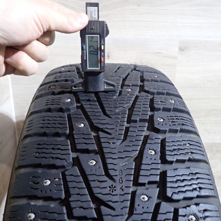 Nokian Tyres Hakkapeliitta 7 SUV 235/60 R18 107T