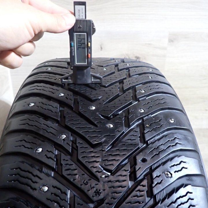 Nokian Tyres Hakkapeliitta 8 SUV 255/50 R19 107T