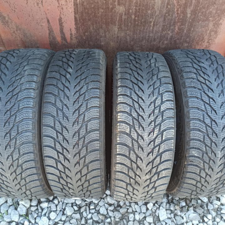 Зимние шины Nokian Hakkapeliitta 225/55 R18