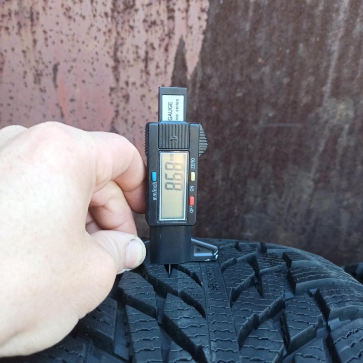 Зимние шины Nokian Hakkapeliitta 225/55 R18