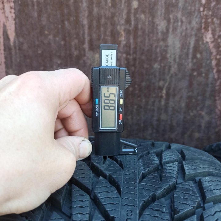 Зимние шины Nokian Hakkapeliitta 225/55 R18