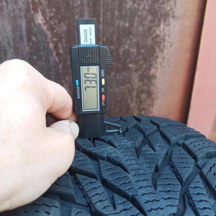 Зимние шины Nokian Hakkapeliitta 225/55 R18