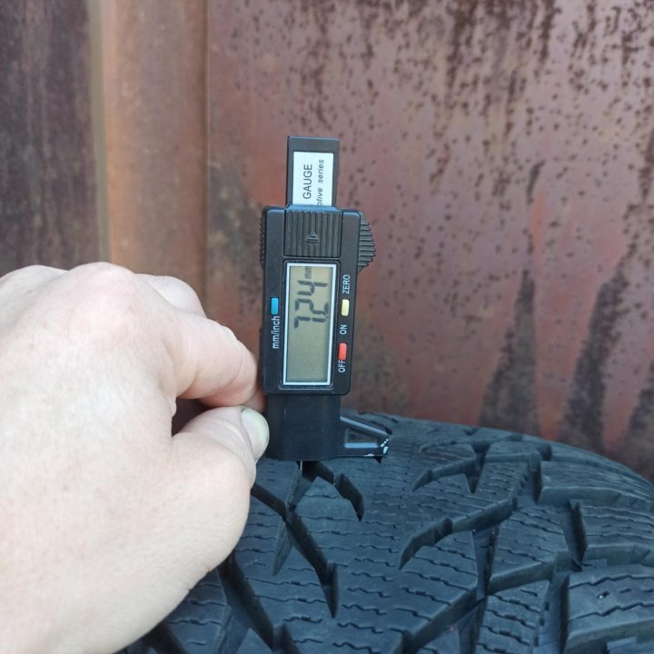 Зимние шины Nokian Hakkapeliitta 225/55 R18