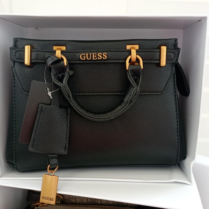 Сумки Guess