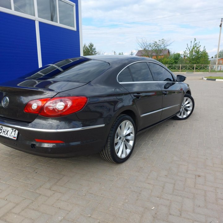 Volkswagen Passat CC, 2011