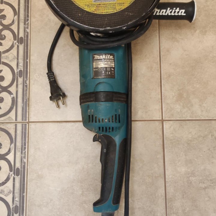 УШМ Makita GA 9030 S