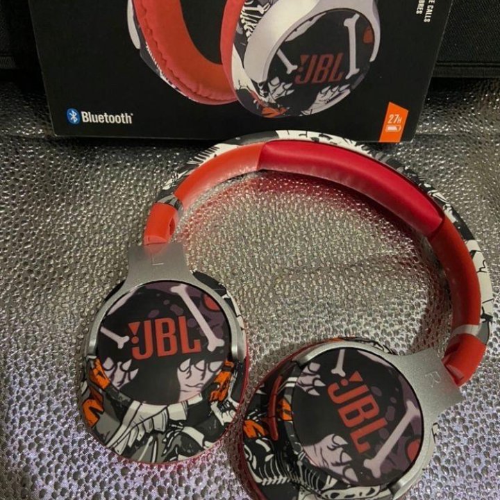 Наушники jbl Блютус с pure bass красные и синие