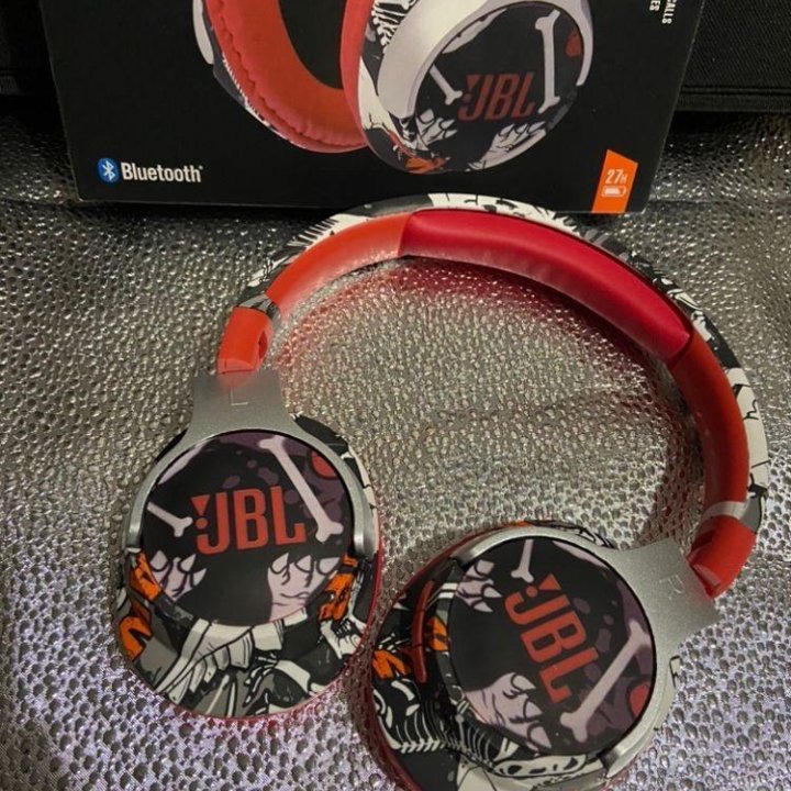 Наушники jbl Блютус с pure bass красные и синие