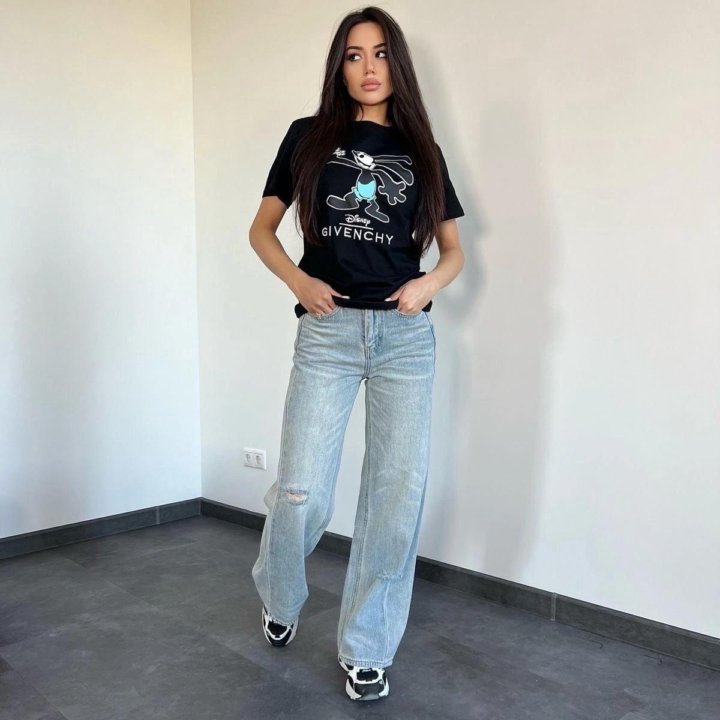 Футболки Givenchy