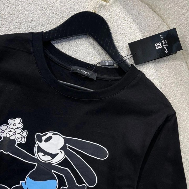 Футболки Givenchy