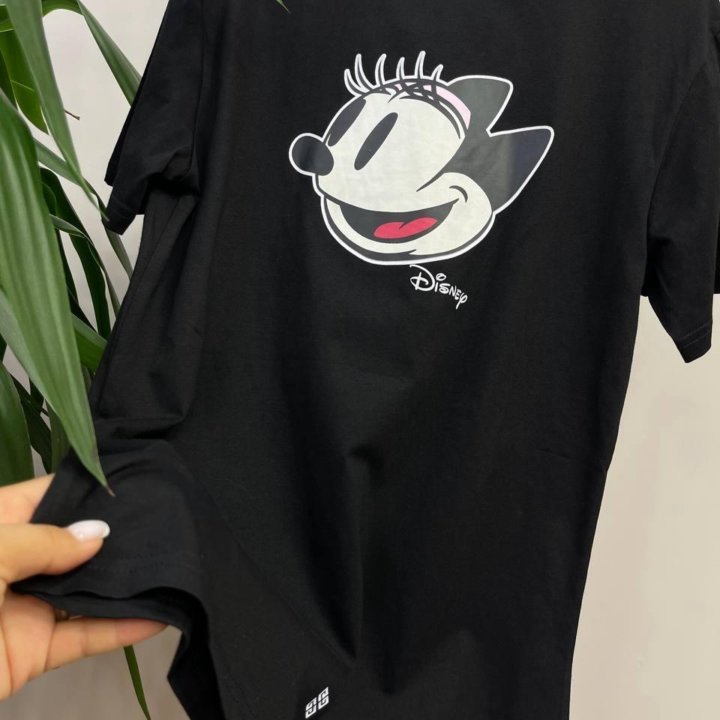 Футболки Givenchy