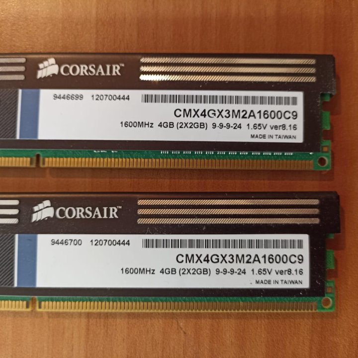 Оперативная память Corsair ddr3 4gb и 8gb 1600mhz