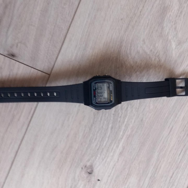 Часы электронные CASIO