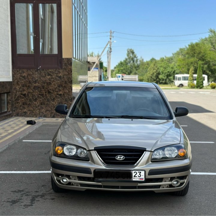 Hyundai Elantra, 2004