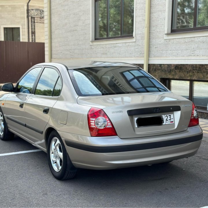 Hyundai Elantra, 2004