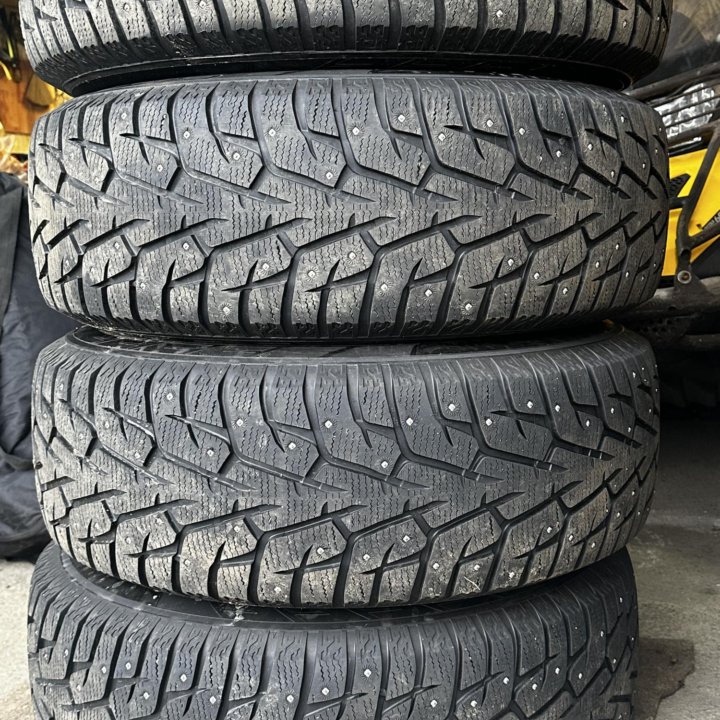 Колеса YOKOHAMA шипы 265/70R16 TLC PRADO SURF