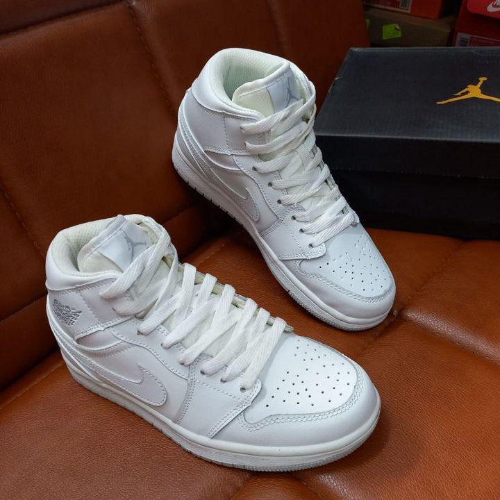 Кроссовки Nike air Jordan