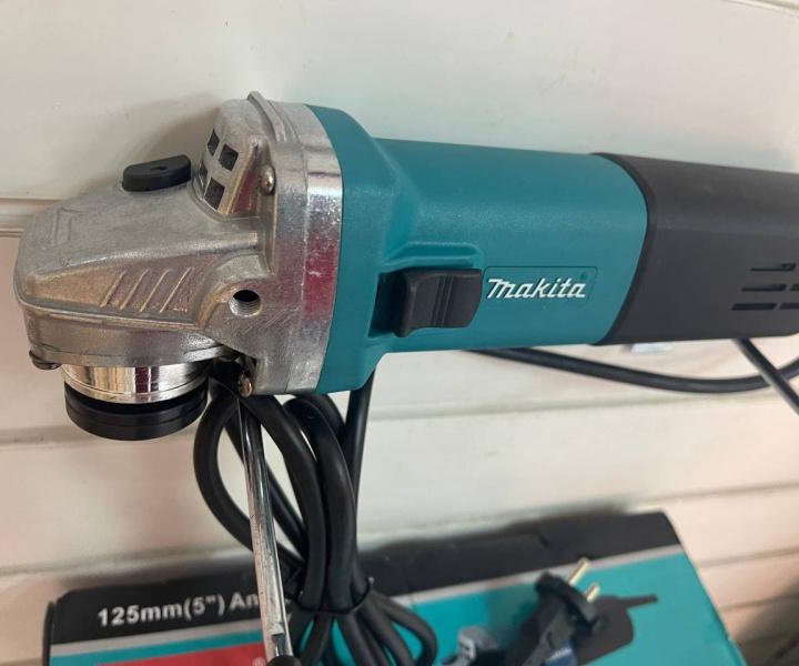 Болгарка Makita 9558