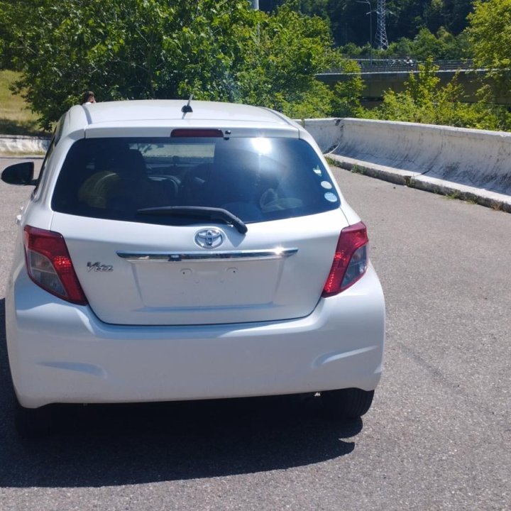 Toyota Vitz, 2011