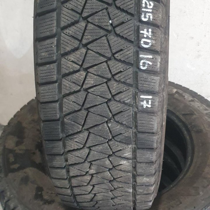 215/70/16 Bridgestone DM-V2 (2017 год).