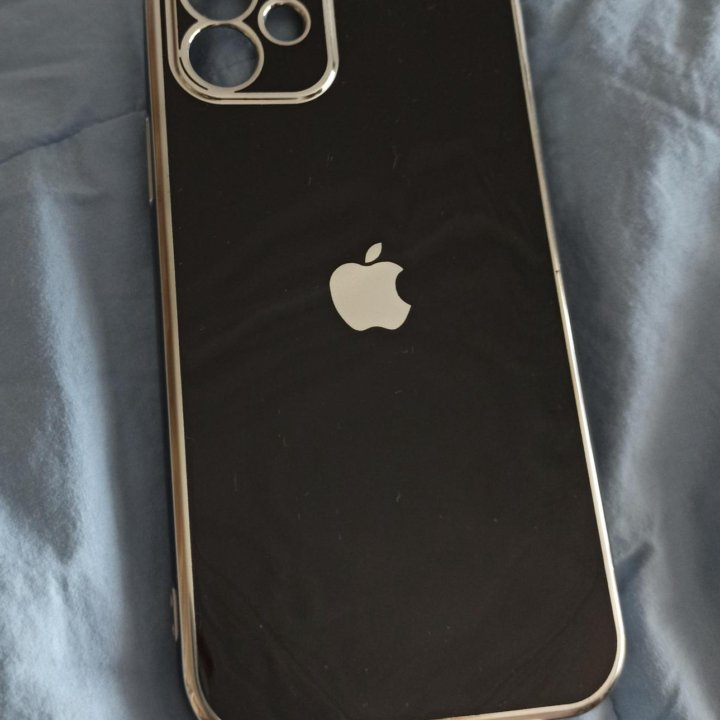 Чехол на iPhone 12